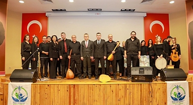 Yeni Yıla Sayılı Günler Kala Sağlık ve Sanat Buluştu