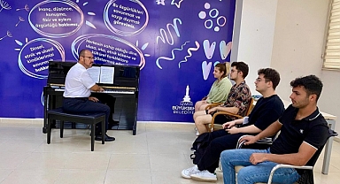 Yetenekli gençleri konservatuvar sınavlarına hazırlanıyor