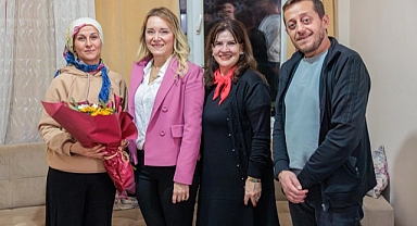 Başkan Mutlu yeni yılı komşularıyla birlikte karşıladı