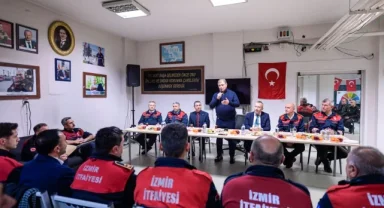Başkan Tugay 2025'i nöbetteki itfaiyecilerle karşıladı