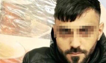 Bebeğni Tehdit Aracı Yaptı