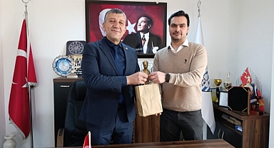 Çift Ödüllü Zeytinyağına Başkan Taşlı'dan Tebrik