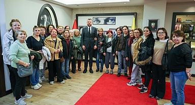 Duman, makamının kapısını Bucalı kadınlara açtı