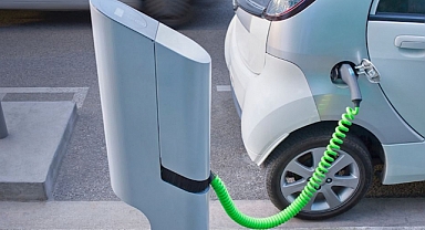 Elektrikli Araç Şarj İstasyonları Tehlike Saçıyor