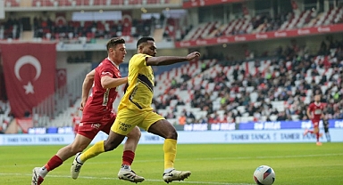 Eyüpspor Antalyaspor'u deplasmanda mağlup etti