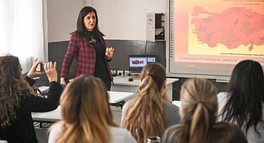 Gençler ve öğretmenler, iklim krizine karşı bilinçleniyor