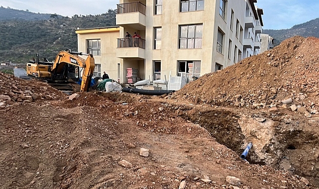 İnşaat alanındaki göçükte kalan işçi kurtarıldı