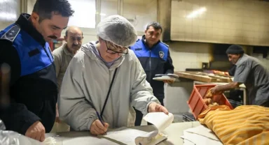 Bornova'da fırın denetimleri sürüyor
