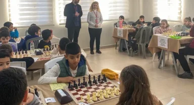 Bornova'da genç zihinler satrançla buluştu
