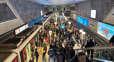 İzmir'de belediye otobüs şoförleri iş bıraktı