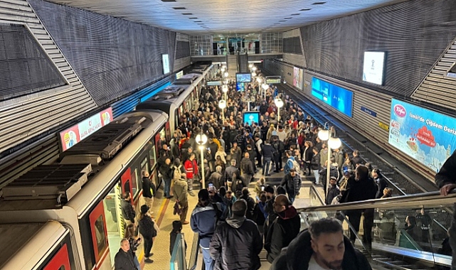 İzmir'de belediye otobüs şoförleri iş bıraktı