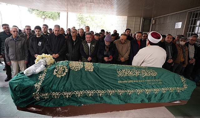 İzmir'de son yolculuğuna uğurlandı