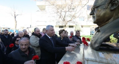 Güzelbahçe'de Uğur Mumcu büstü ve ismiyle yaşatılıyor