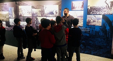 İzmir’in tarihini sergiler, atölyeler ve öykülerle öğreniyorlar