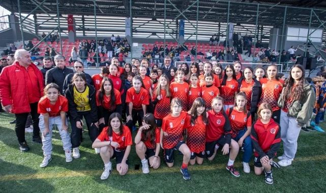 İzmir&#039;de amatör altyapılara can suyu