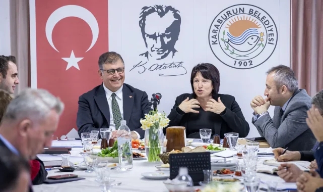 Başkan Tugay koordinasyonu Karaburun'da sürdürdü