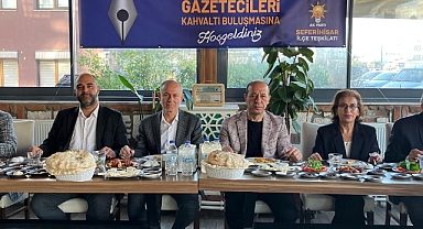 Kısaağa Seferihisarlı Gazetecilerle Kahvaltıda Buluştu