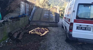 Kum eleğinin altında kalarak öldü