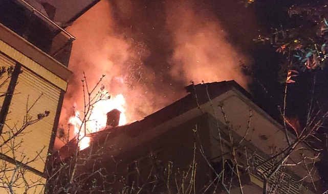 Ödemiş&#039;te Çatı Yangını Hasara Neden Oldu