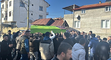 Oğlu Tarafından Öldürülen Kadın Defnedildi