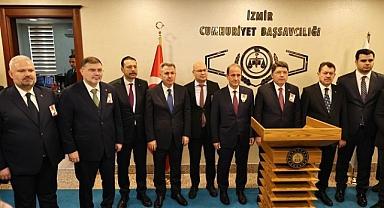 Şehidimizin Emaneti Olan Bayrağı Asla Düşürmeyeceğiz
