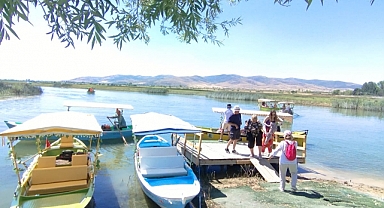 Tur teknelerine hırsız dadandı