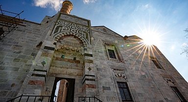 650 Yıllık İsa Bey Camisi İlk Teravihte Açılacak