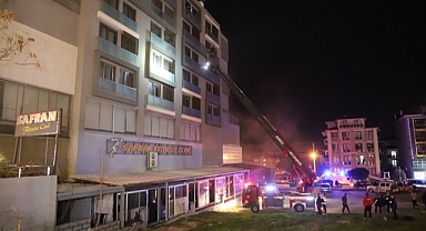7 katlı binada çıkan yangın kontrol altına alındı