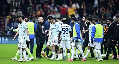 Adana Demirspor, Galatasaray ile Maçta Sahadan Çekildi