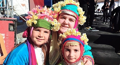 Bayındır'da nergis ve kuru çiçek festivali düzenlendi