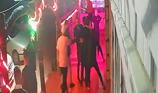 Eğlence merkezi çıkışında ölümlü kavga kamerada