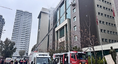 İzmir Bölge Adliye Mahkemesinde deprem tatbikatı yapıldı