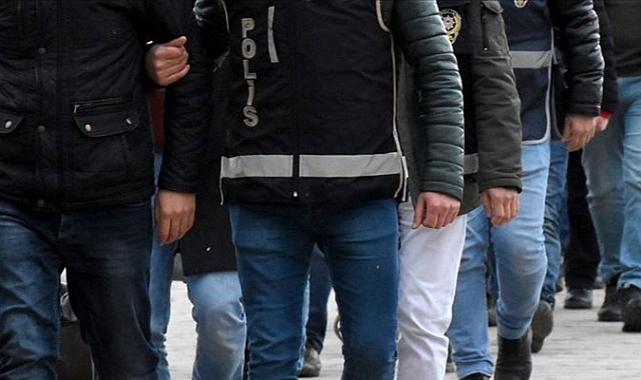 İzmir'de fuhuş operasyonunda 7 şüpheli tutuklandı