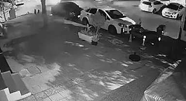 İzmir'de otomobil ve kamyonet çarpıştı: 2 ölü, 2 yaralı