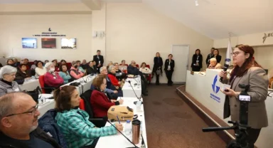 Güzelbahçe'de '3. Yaş Üniversitesi' eğitimleri
