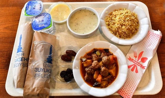 İzmir&#039;de 50 TL&#039;ye iftar!