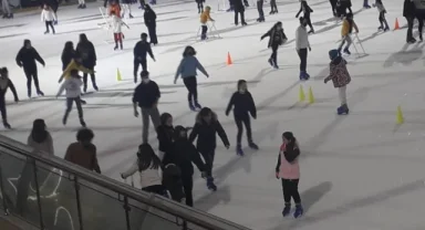 İzmir'de Buz Sporları Salonu 14 Şubat'a hazırlanıyor