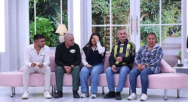 İzmirli İsmail Amca, Esra Erol’da Ailesiyle Kavuştu