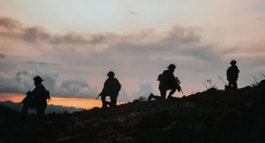 Kaçan teröristler sınırda teslim oldu!