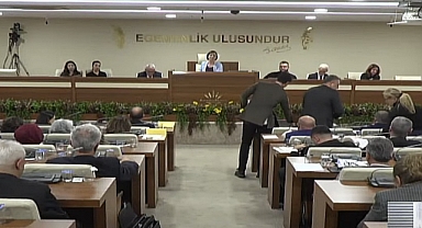 Karabağlar'da meclisi karıştı