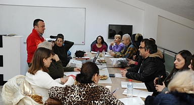 Karşıyaka’nın ‘Mahalle Afet Gönüllüleri’ eğitime başladı