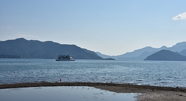Marmaris ve Fethiye'de deniz suyu çekildi