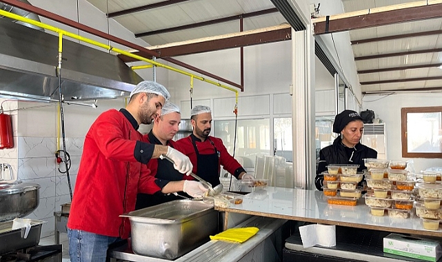 Menemen'in kazanlarında bereket ve dayanışma kaynıyor