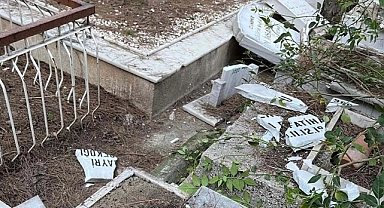 Mezar taşlarına zarar veren 2 şüpheli tutuklandı