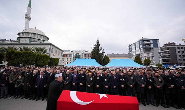Şehit Uzman Çavuş Oktay İzmir'de Uğurlandı