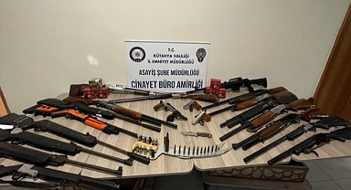 Sosyal medyadan silah görseli paylaşan 12 şüpheli yakalandı