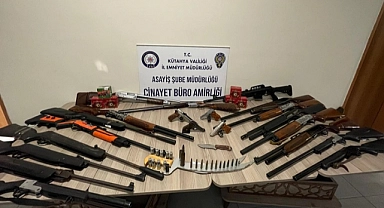 Sosyal medyadan silah görseli paylaşan 12 şüpheli yakalandı