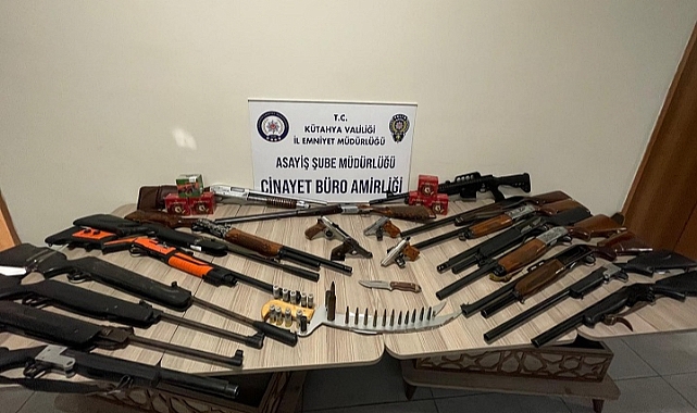 Sosyal medyadan silah görseli paylaşan 12 şüpheli yakalandı