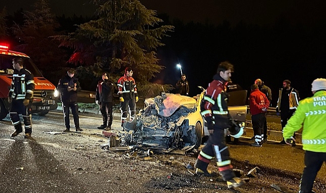 Uşak'ta tıra arkadan çarpan otomobilin sürücüsü öldü