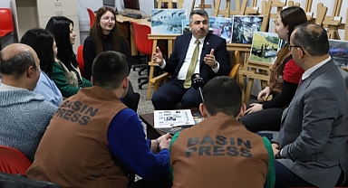 Yılmaz İletişim Öğrencilerinin Sorularını Yanıtladı